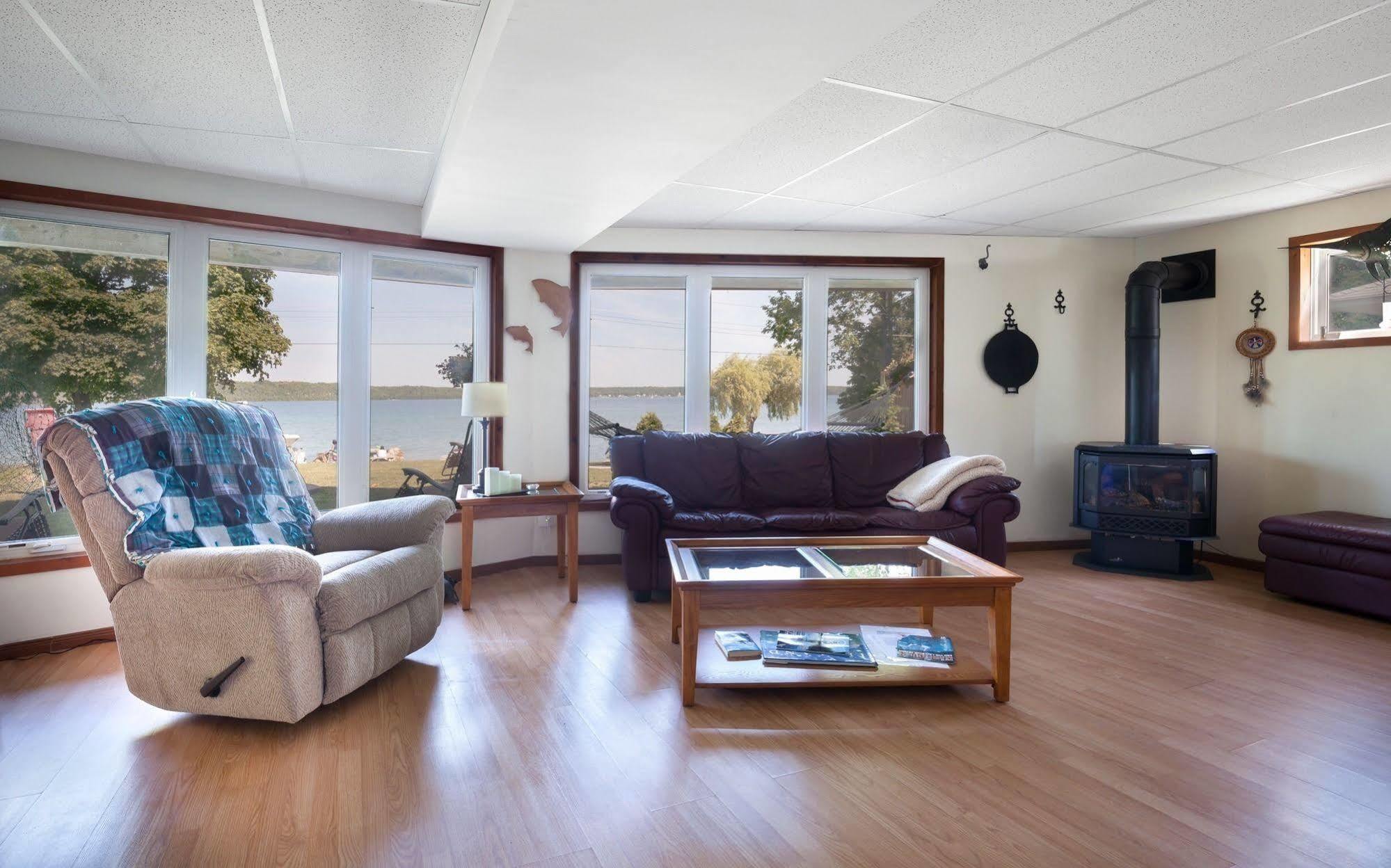 N' This On The Bay -Vacation Suite Wiarton Luaran gambar